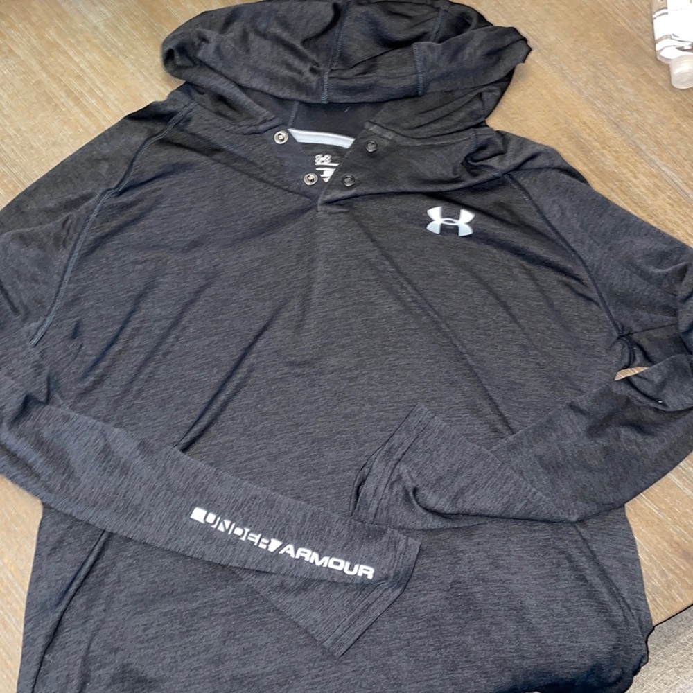 Under Armour Snap Button heat Gear Long Sleeve shirt